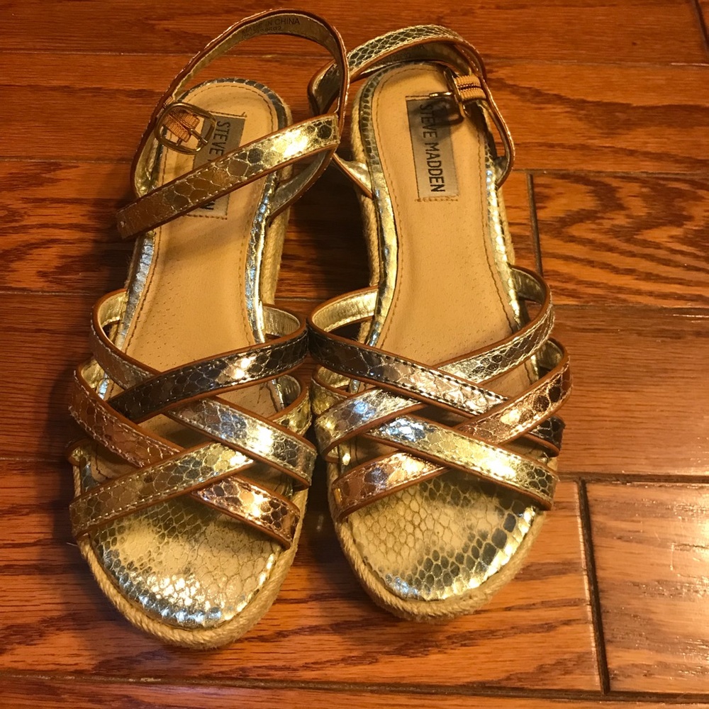 Steve Madden Girls Wedge Size 4